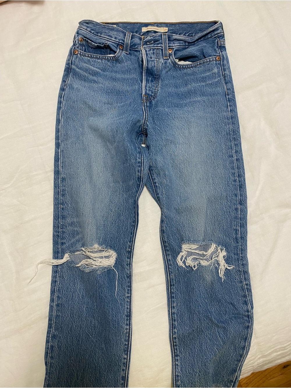 Levi’s women’s Blue Distressed wedgie straight